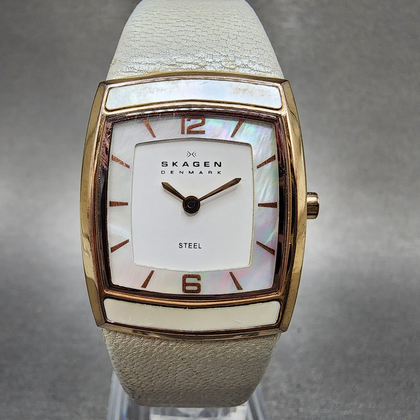 Skagen Tank Watch Women 24mm MOP Dial Rose Gold Tone Rectangle New Battery0