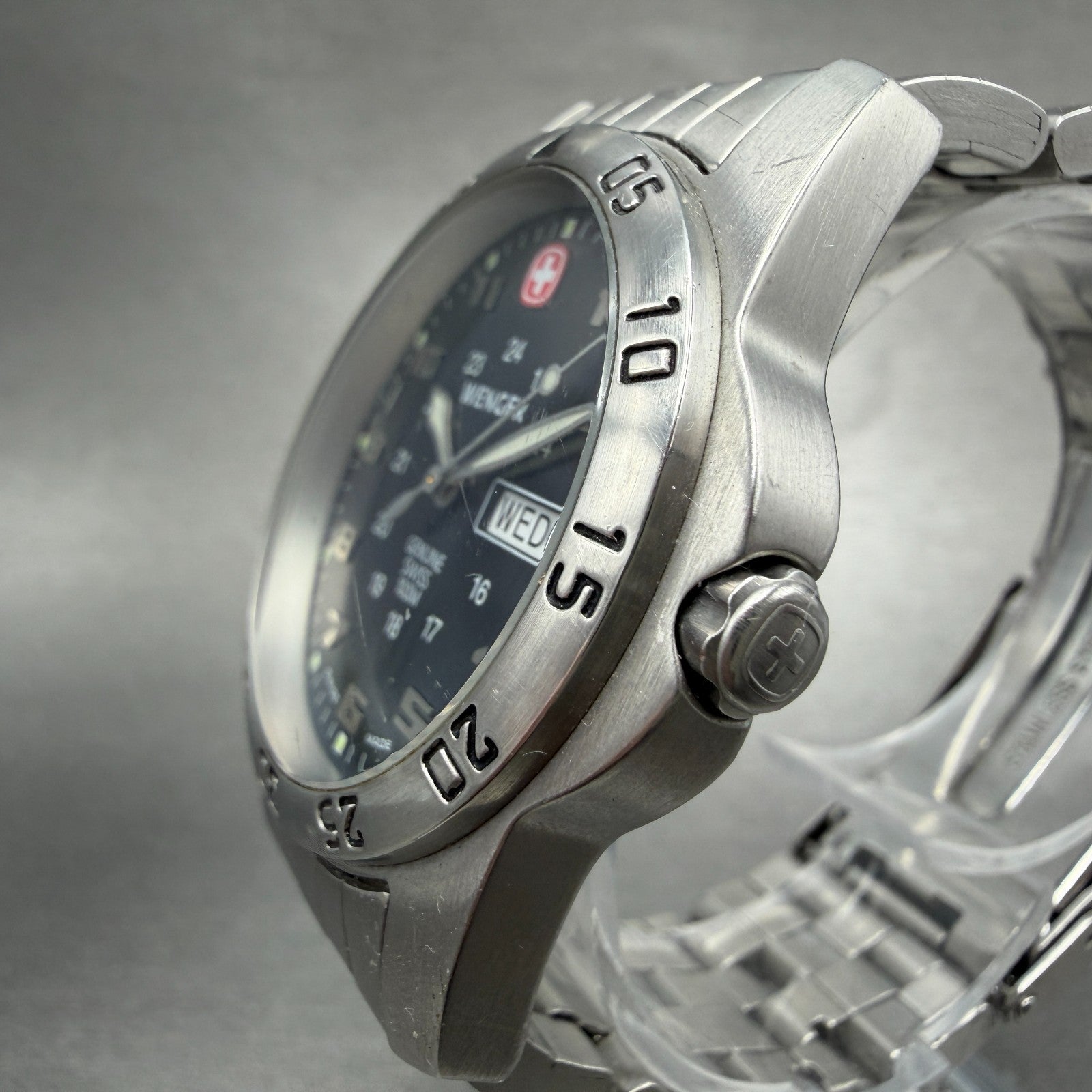 Wenger Dive Watch Men 38mm Black Dial Silver Tone Daydate Round New Battery2