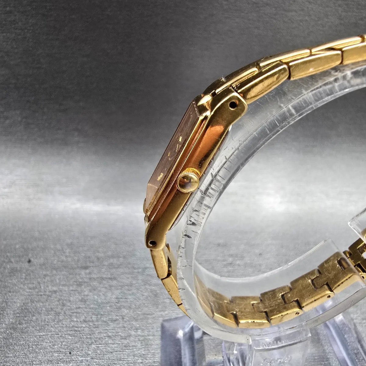 Seiko Tank Watch Women 13mm Gold Dial Gold Tone Rectangle 2E20-7479 New Battery52