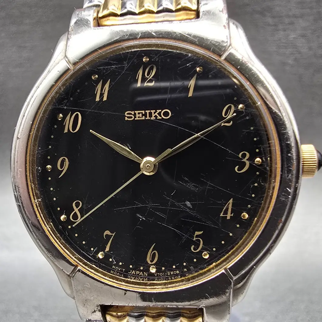 Seiko Watch Men 32mm Black Dial Two Tone Round V701-2B70 New Battery Vintage1