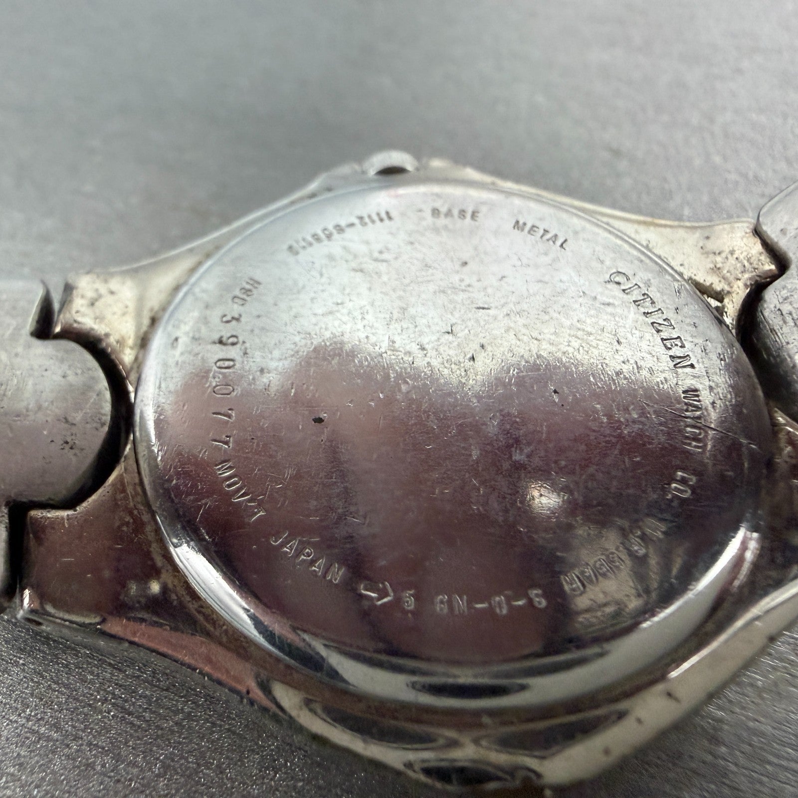 Citizen Watch Men 36mm Gray Dial Silver Tone Date Round 1112-S68113 PARTS VTG10