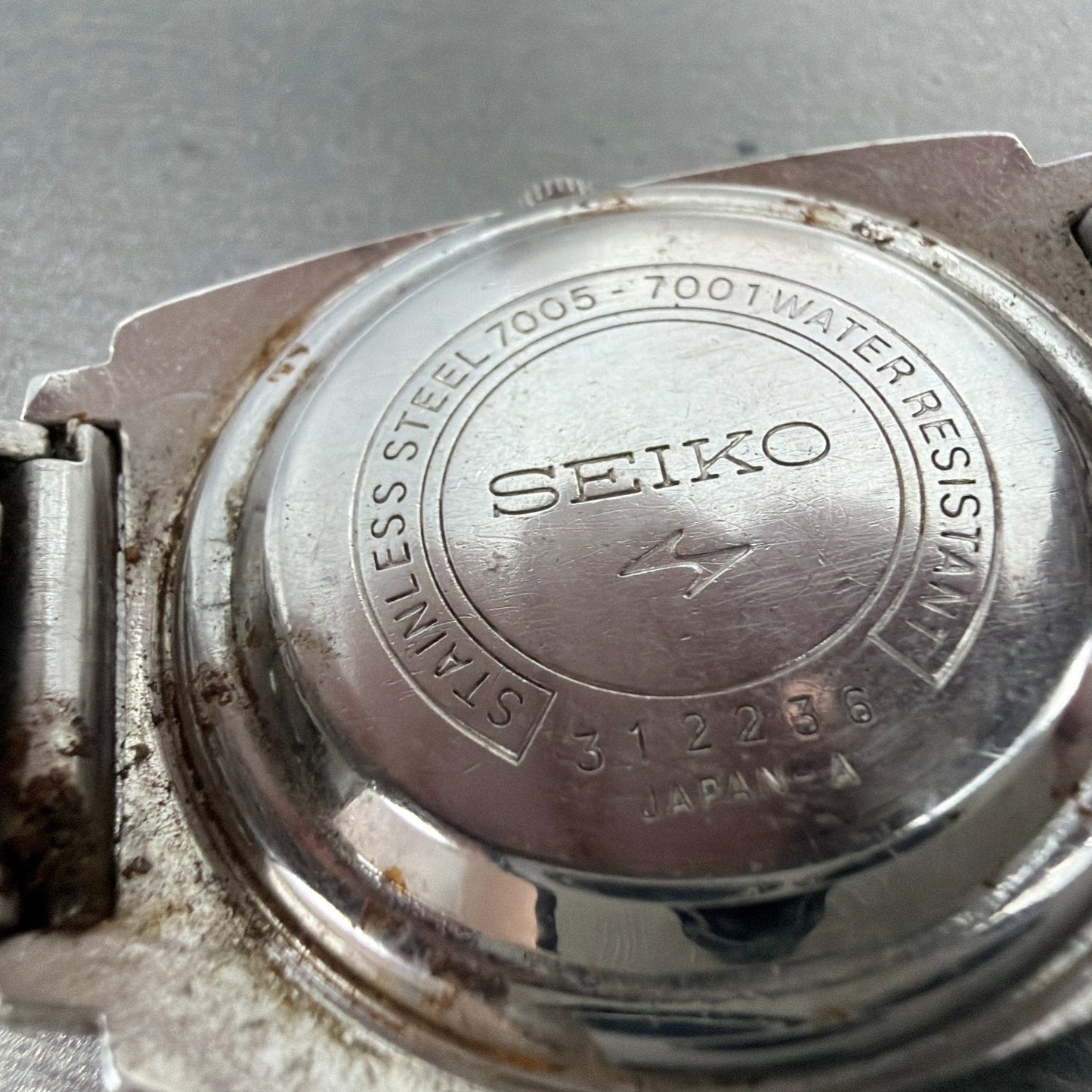 Seiko Automatic Watch Men 35mm Blue Dial Silver Tome Date 7005-7001 Runs Vintage9