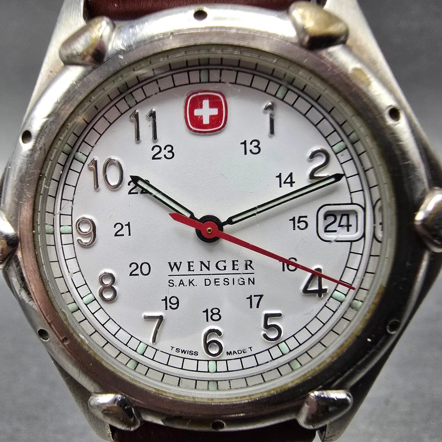 Wenger SAK Designs Watch Men 36mm White Dial Silver Tone Date Round PARTS2