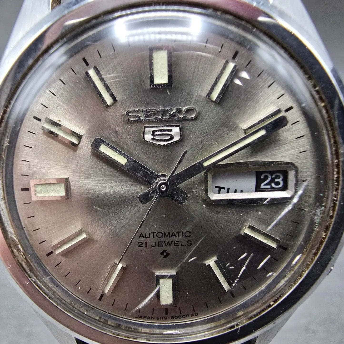 Seiko 5 Automatic Watch Men 37mm Silver Dial Silver Tone Daydate 6119-8080 PARTS2