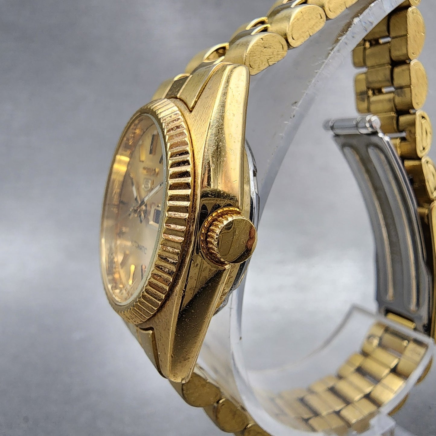 Seiko 5 Automatic Watch Women 24mm Champagne Dial Gold Tone Daydate Runs2