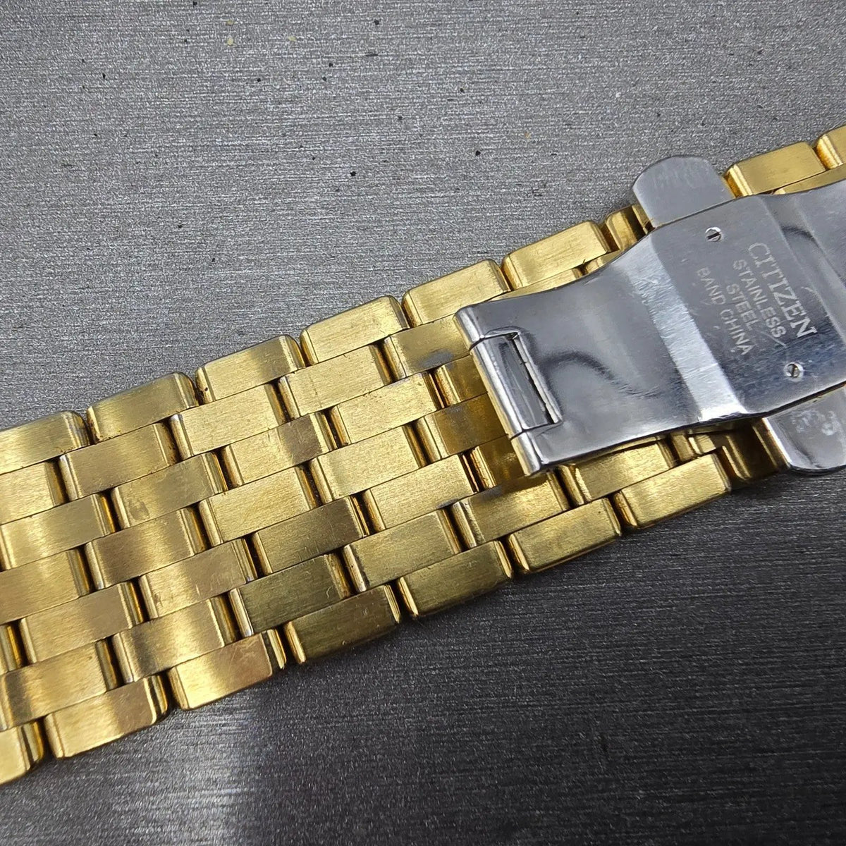 Citizen G820-T001688 Watch Band Gold Tone AR1002-56A Stiletto11