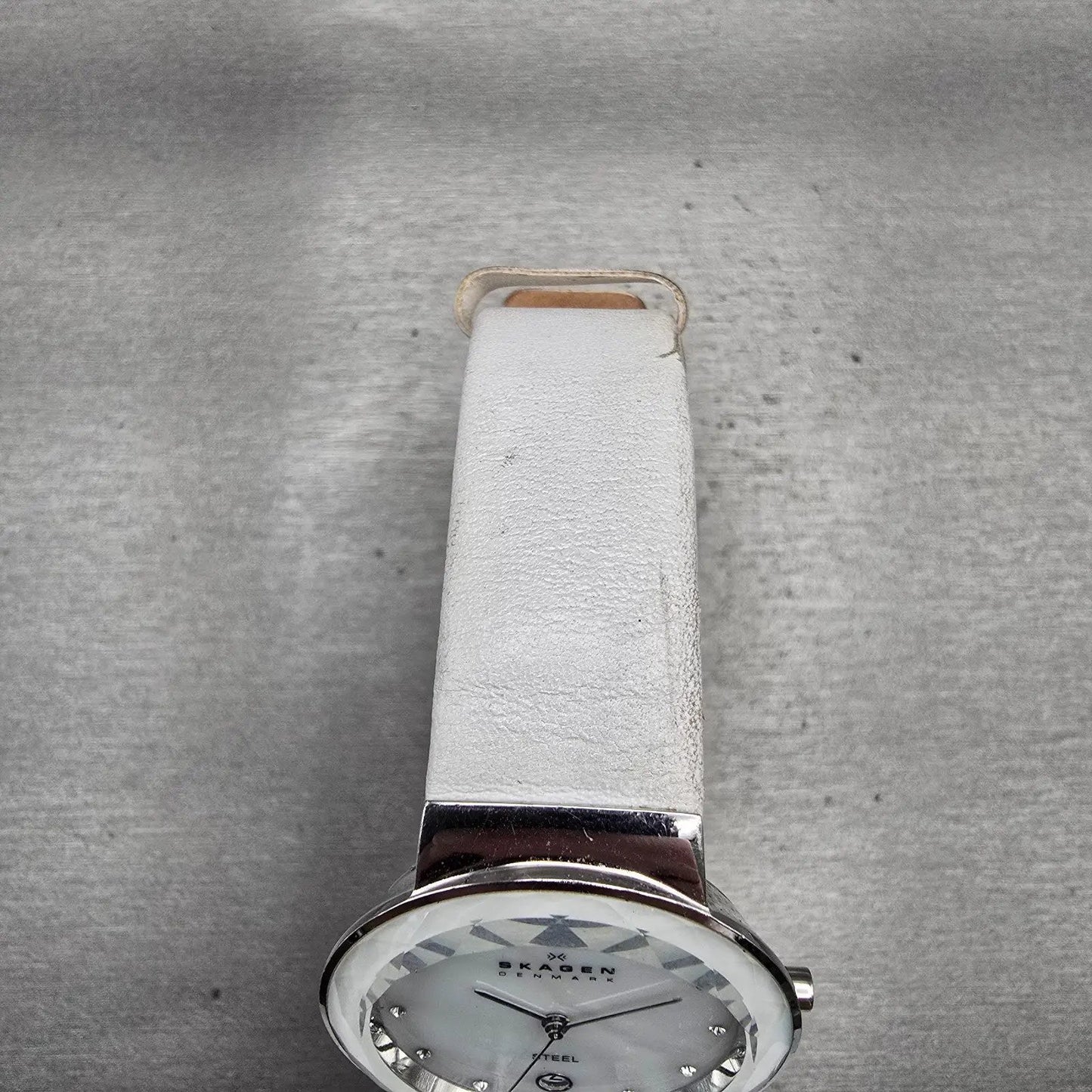 Skagen Watch Women 34mm MOP Dial Silver Tone Date Round SKW2036 New Battery4