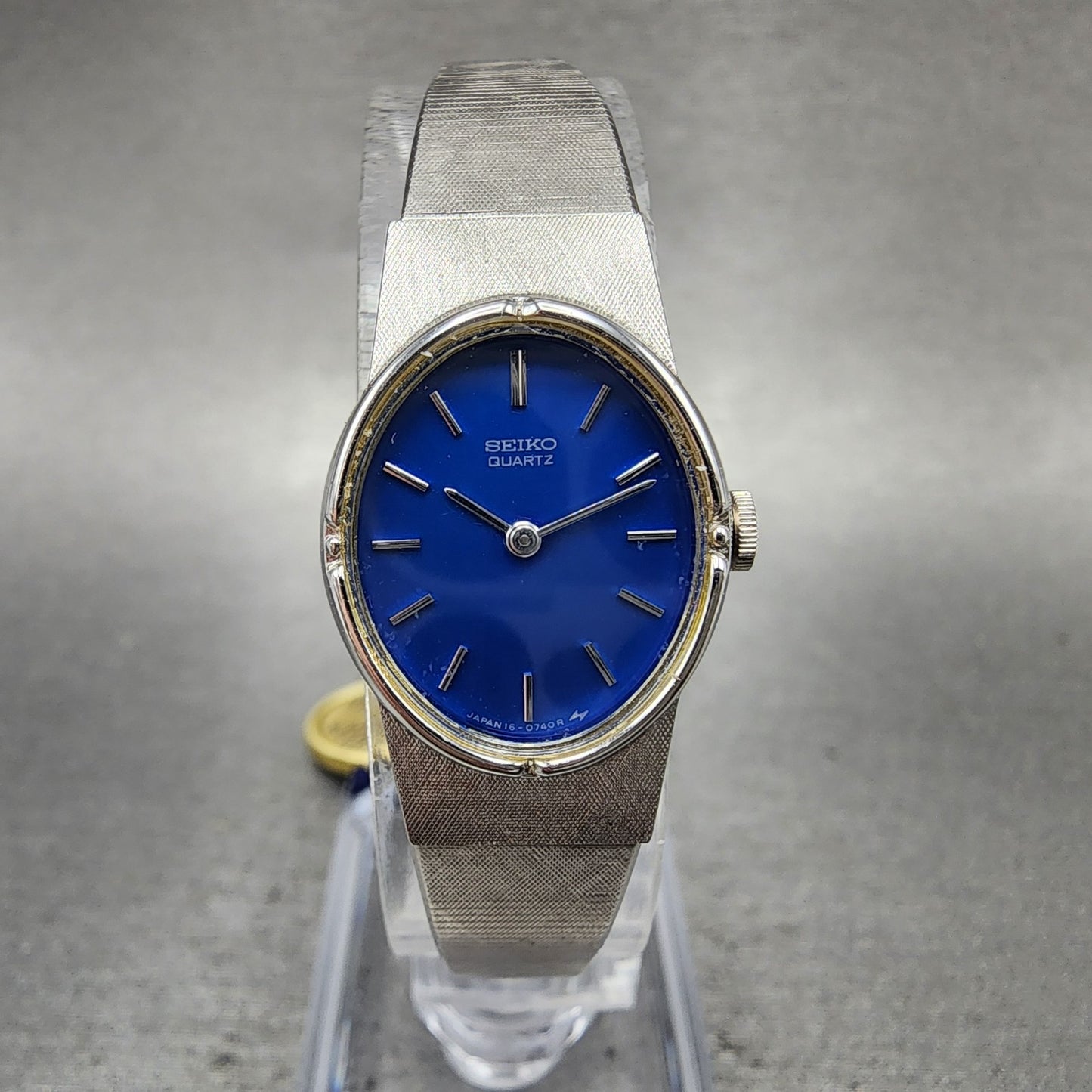 Seiko Watch Women 18mm Blue dial Silver Tone Oval Vintage 165209 New Battery0