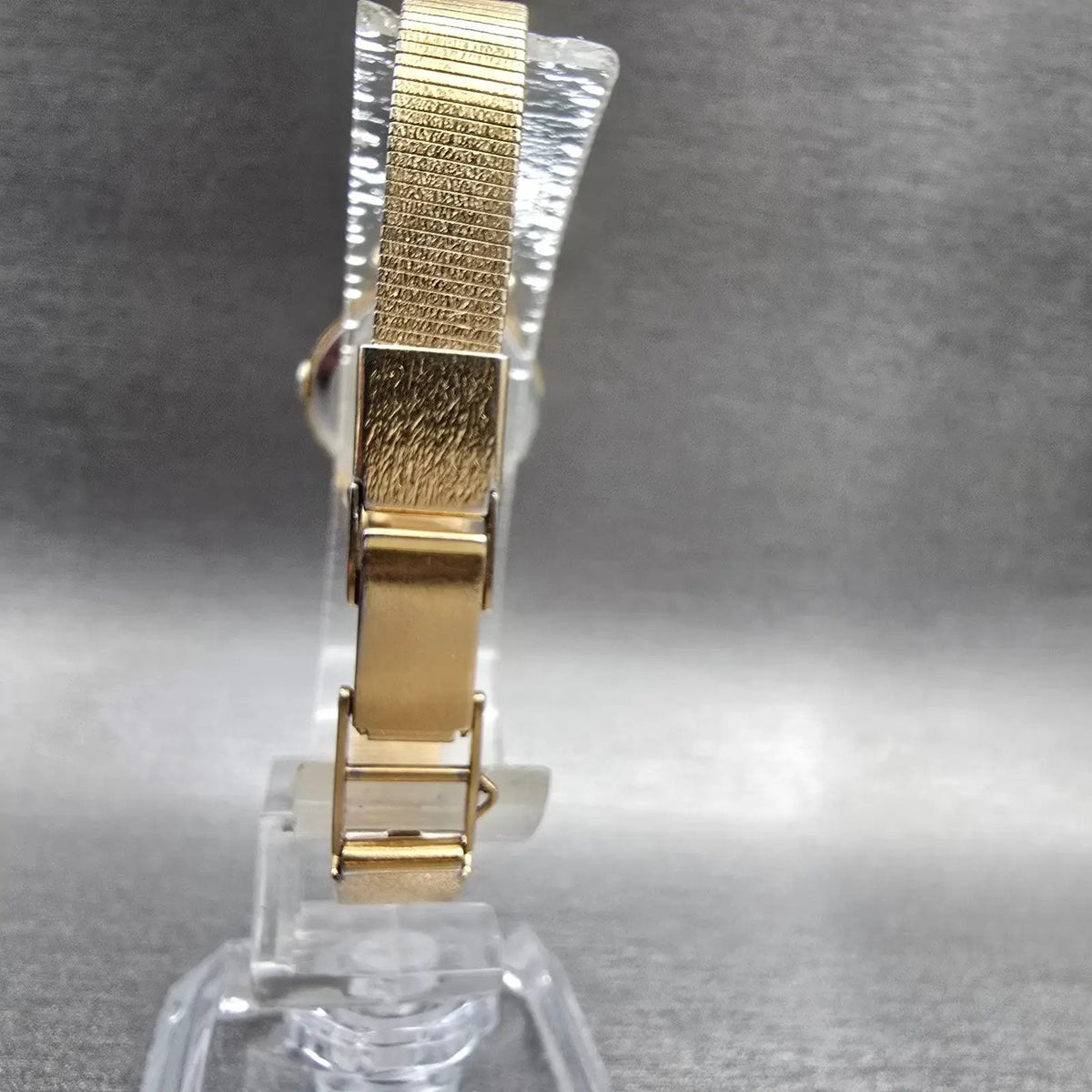 Seiko Watch Women 20mm Champagne Dial Gold Tone Oval 2320-5439 New Battery JP7