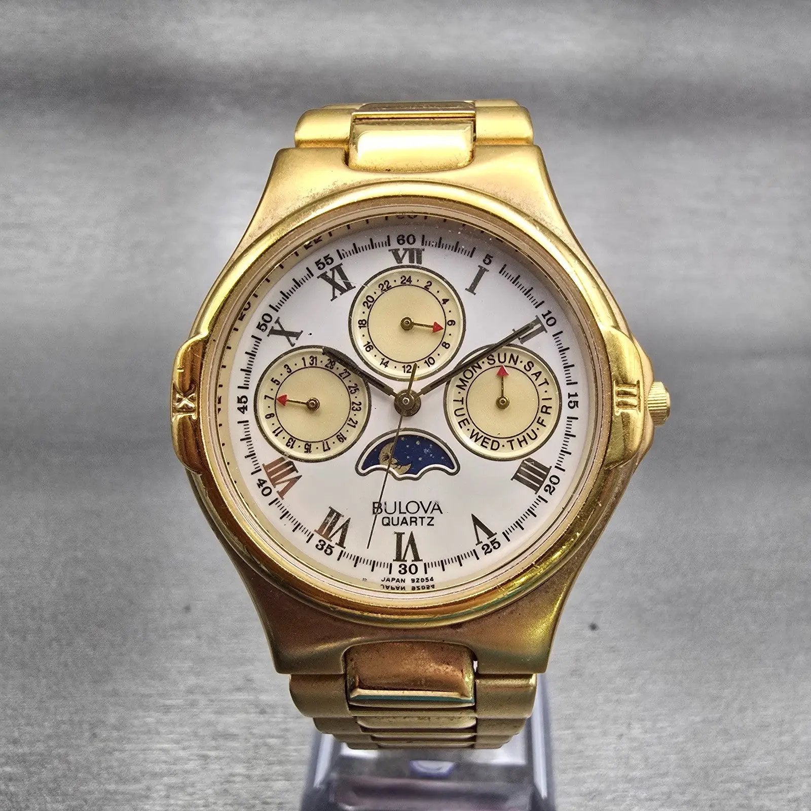 Bulova Moon Phase Watch Men 35mm White Dial Gold Tone Daydate 92D54 New Battery0