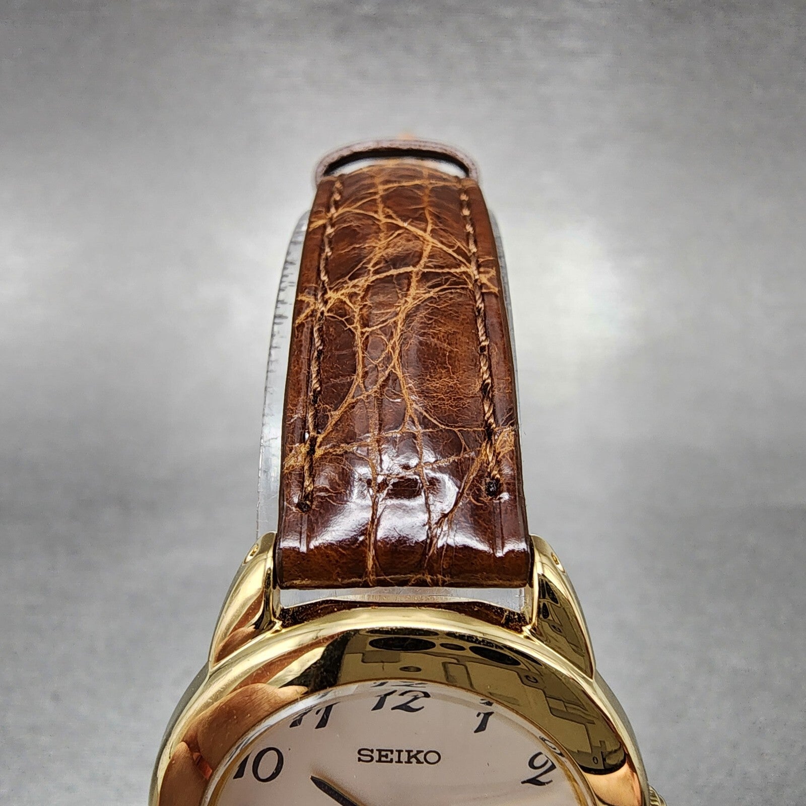 Seiko Neue Watch Women 26mm White Dial Gold Tone Round 1F210BN0 New Battery A124