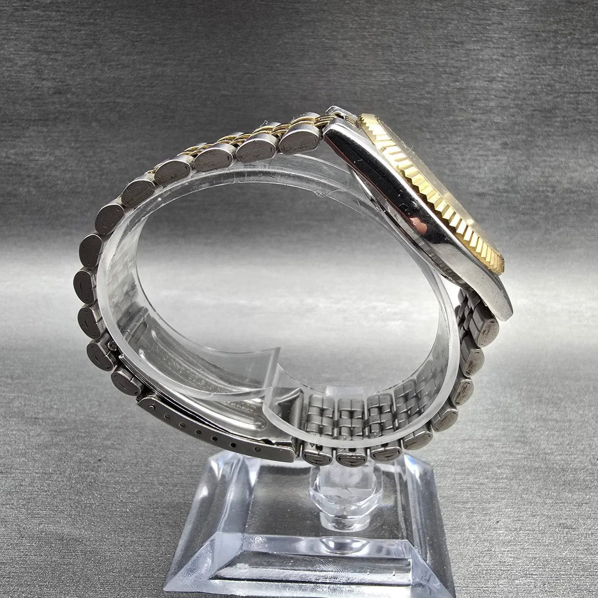 Citizen CQ President Watch Men 35mm Silver Dial Daydate 1102-R12535 New Battery8