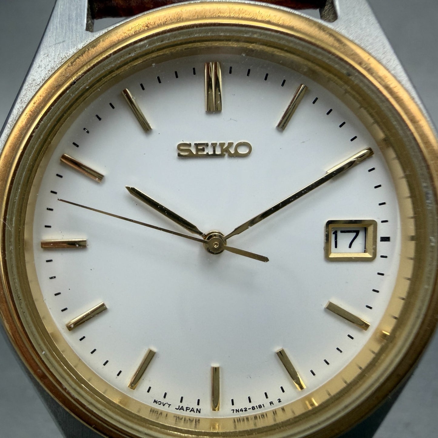 Seiko Watch Men 37mm White Dial Two Tone Date Round 7n42-8089 New Battery1