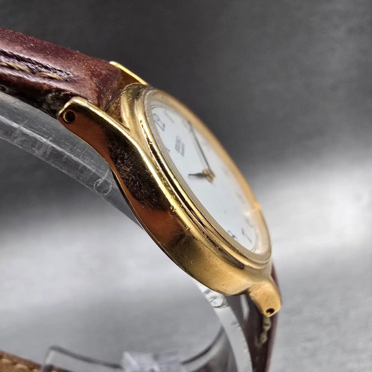 Seiko Watch Women 26mm White Dial Gold Tone Round V700-6091 New Battery VTG3