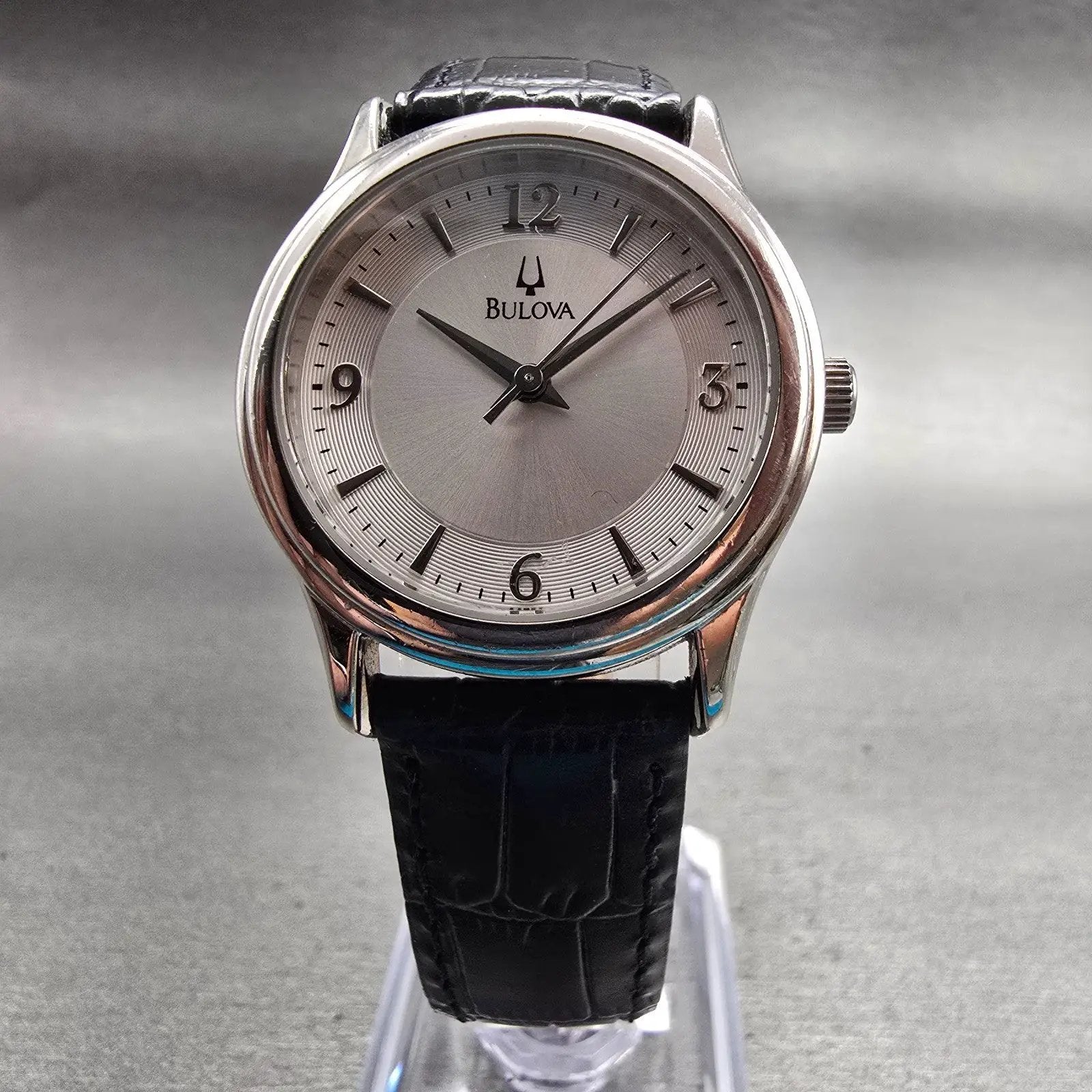 Bulova Watch Women 30mm Silver Dial Silver Tone Round 96T58 New Battery5
