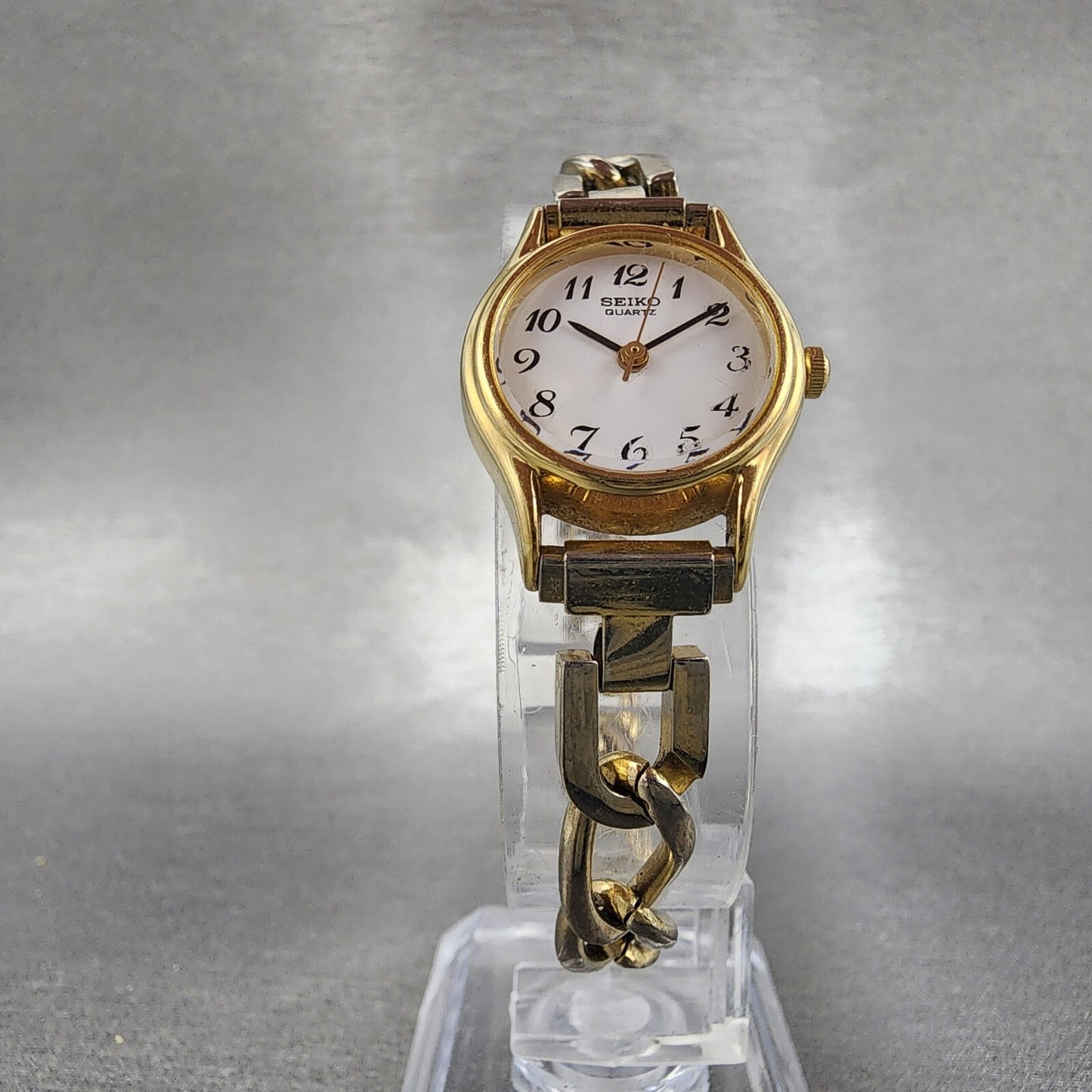 Seiko Watch Women 20mm White Dial Gold Tone Round 1N010E19 New Battery VTG5