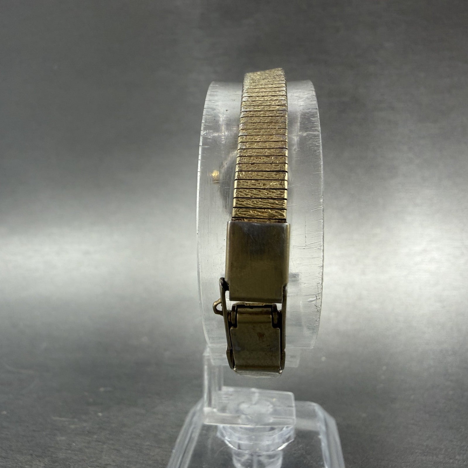 Citizen CQ Watch Women 17mm Champagne Dial Gold Tone Oval 5930-S25350 New Batt7