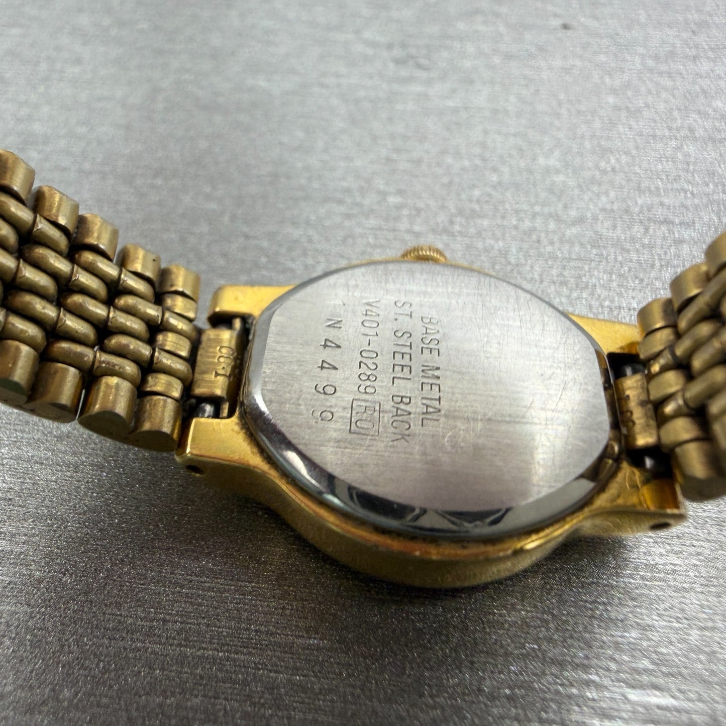 Seiko Watch Women 19mm White Dial Gold Tone Round V401-0289 New Battery Vintage9