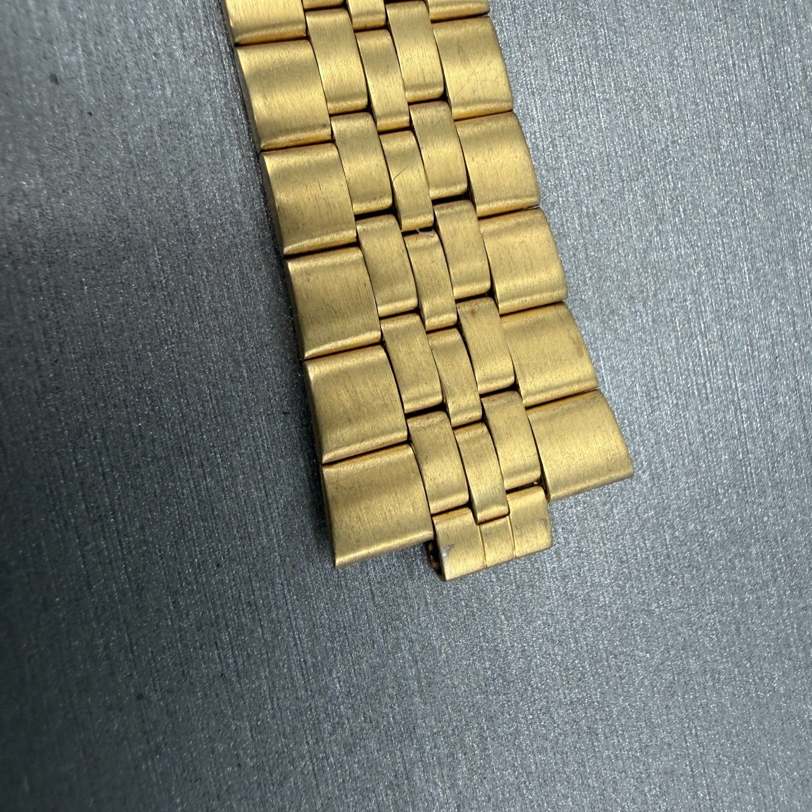 Seiko SQ Bracelet 20mm Stainless Steel Gold Tone Tri Folding Clasp VTG Japan GF31
