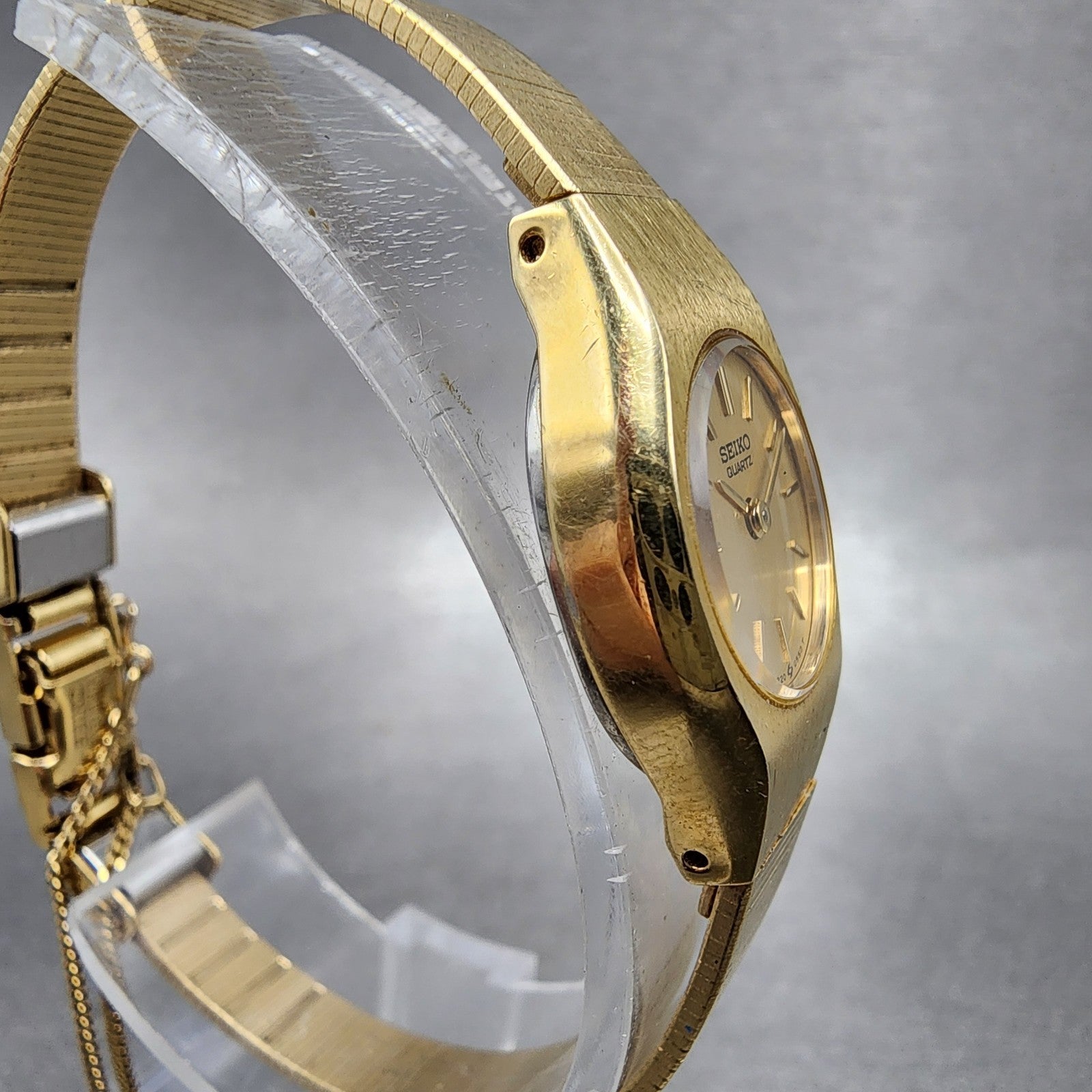 Seiko Watch Women 17mm Champagne Dial Gold Tone Round 73200209 New Battery3