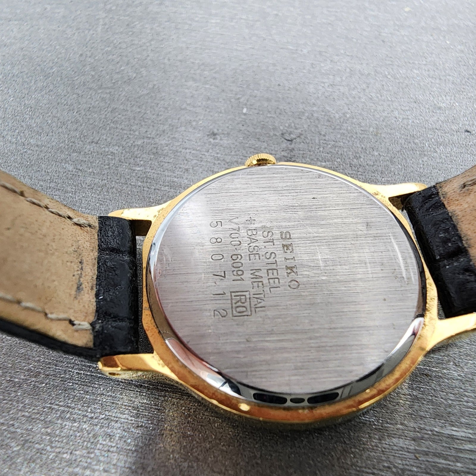 Seiko Watch Women 26mm White Dial Gold Tone Round V7006091 New Battery B12349