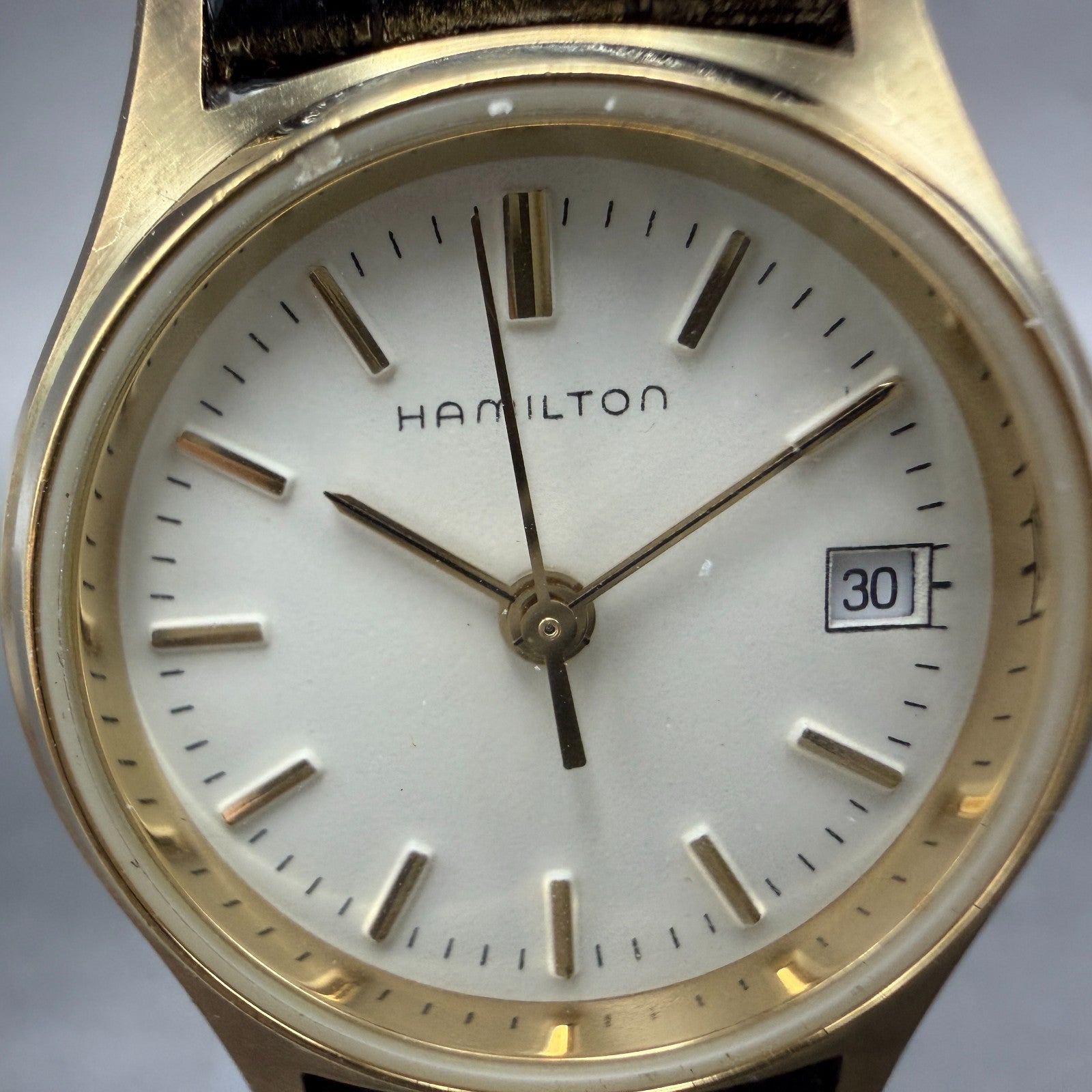 Hamilton Watch Women 24mm White Dial Gold Tone Date Round 9818 New Battery1