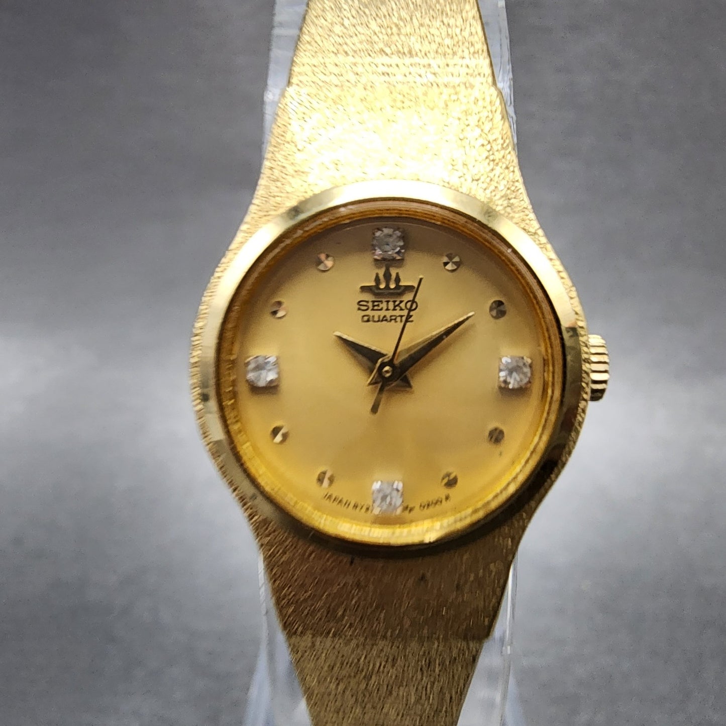 Seiko Watch Women 20mm Champagne Dial Gold Tone Round 8Y210020 New Battery0