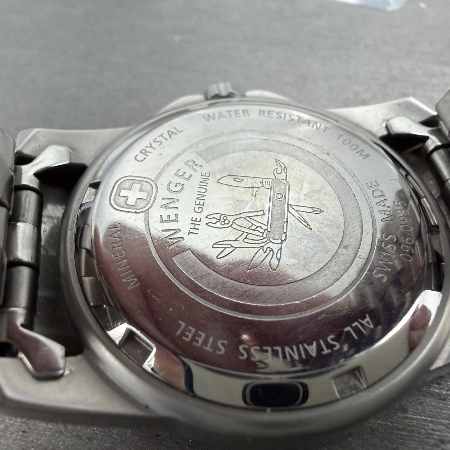 Wenger Dive Watch Men 38mm Black Dial Silver Tone Daydate Round New Battery9