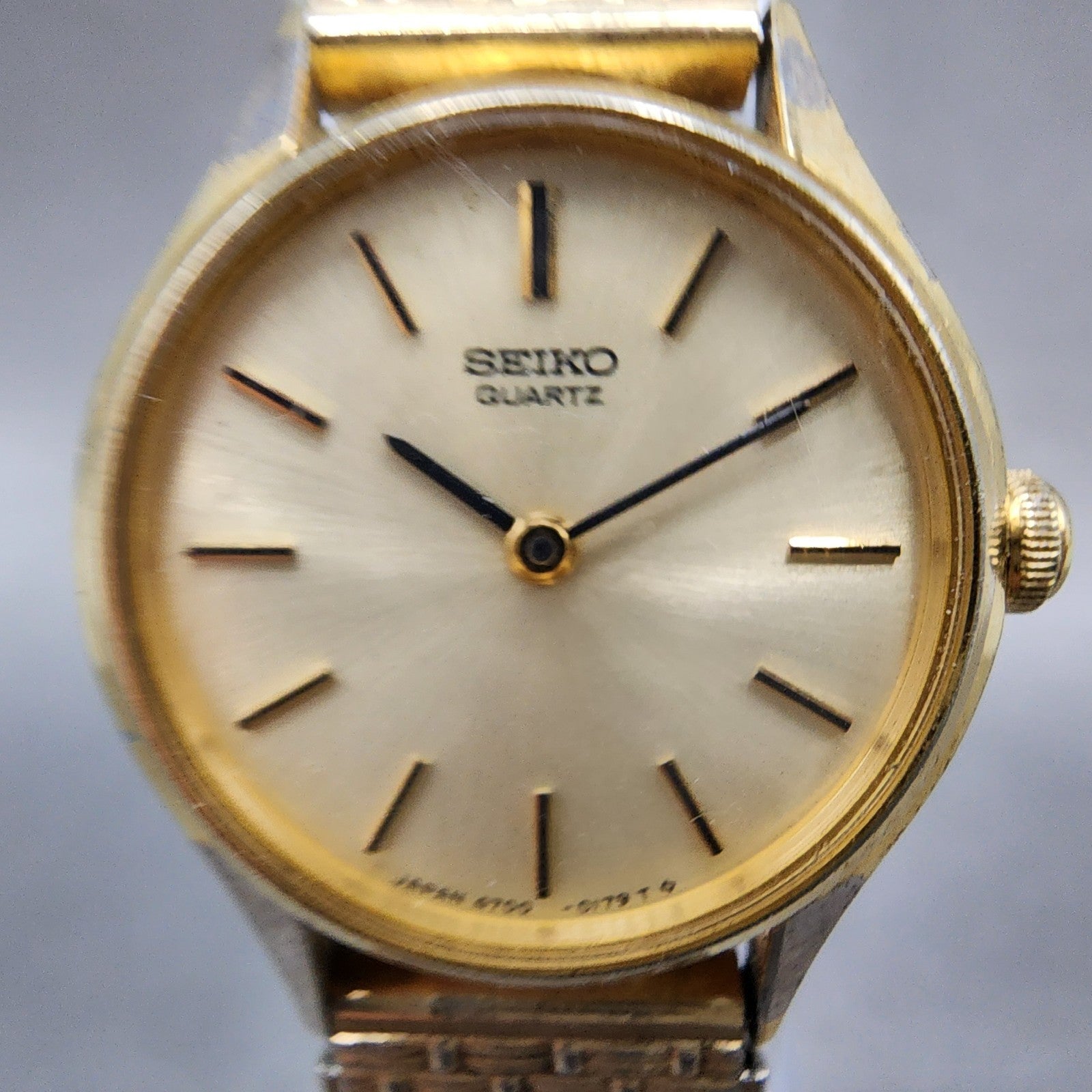 Seiko Watch Women 23mm Champagne Dial Gold Tone Round 47000059 New Battery1