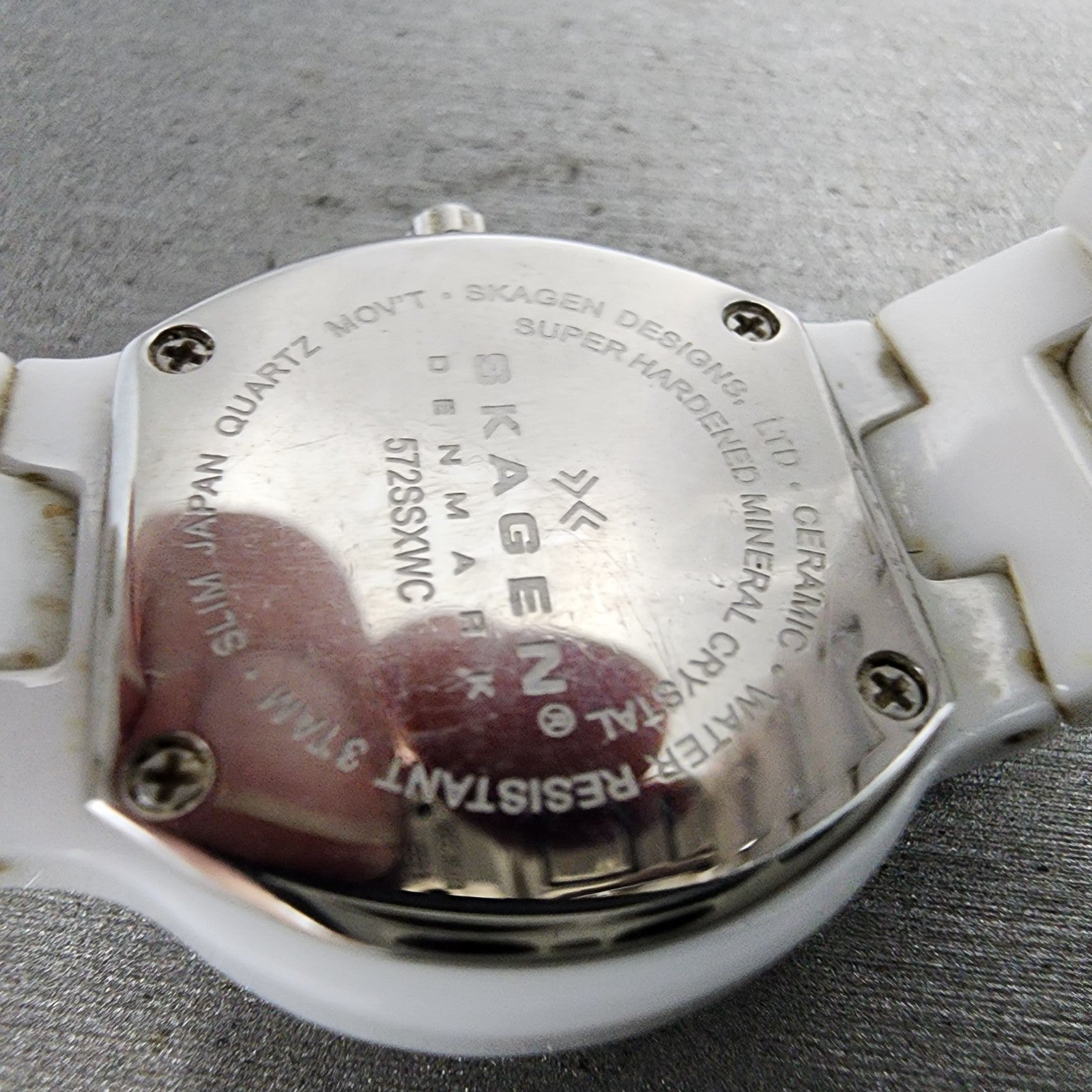 Skagen watch Women 27mm White Dial White Ceramic Round 572SSXWC New Battery9