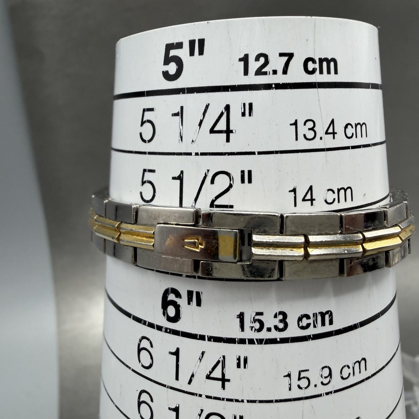 Bulova Watch Women 17mm Silver Dial Two Tone Oval 98T92 New Battery10
