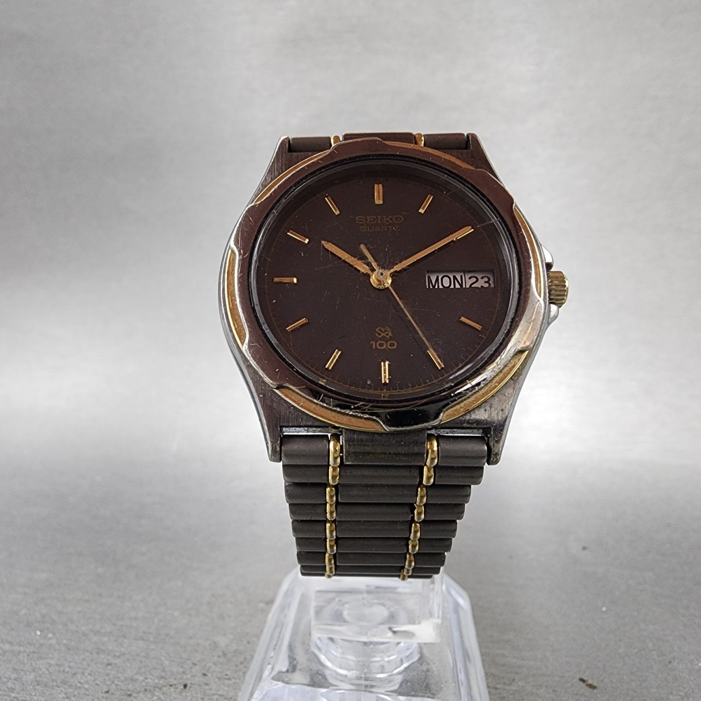Seiko SQ 100 Watch Men 36mm Black Dial Two Tone Daydate Round 81236349 New Batt5