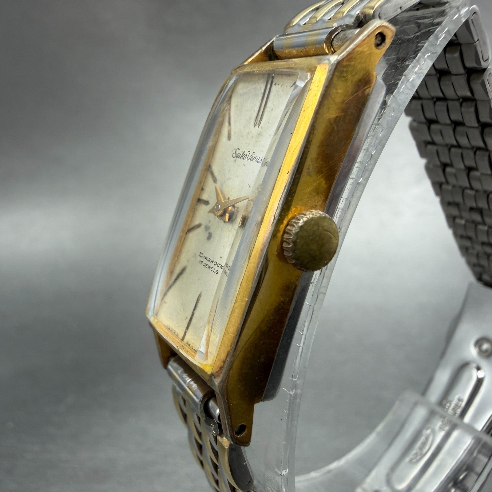 Seiko Venus Tank Watch Women 15mm Silver Dial Gold Tone 5514 Manual Runs Vintage2