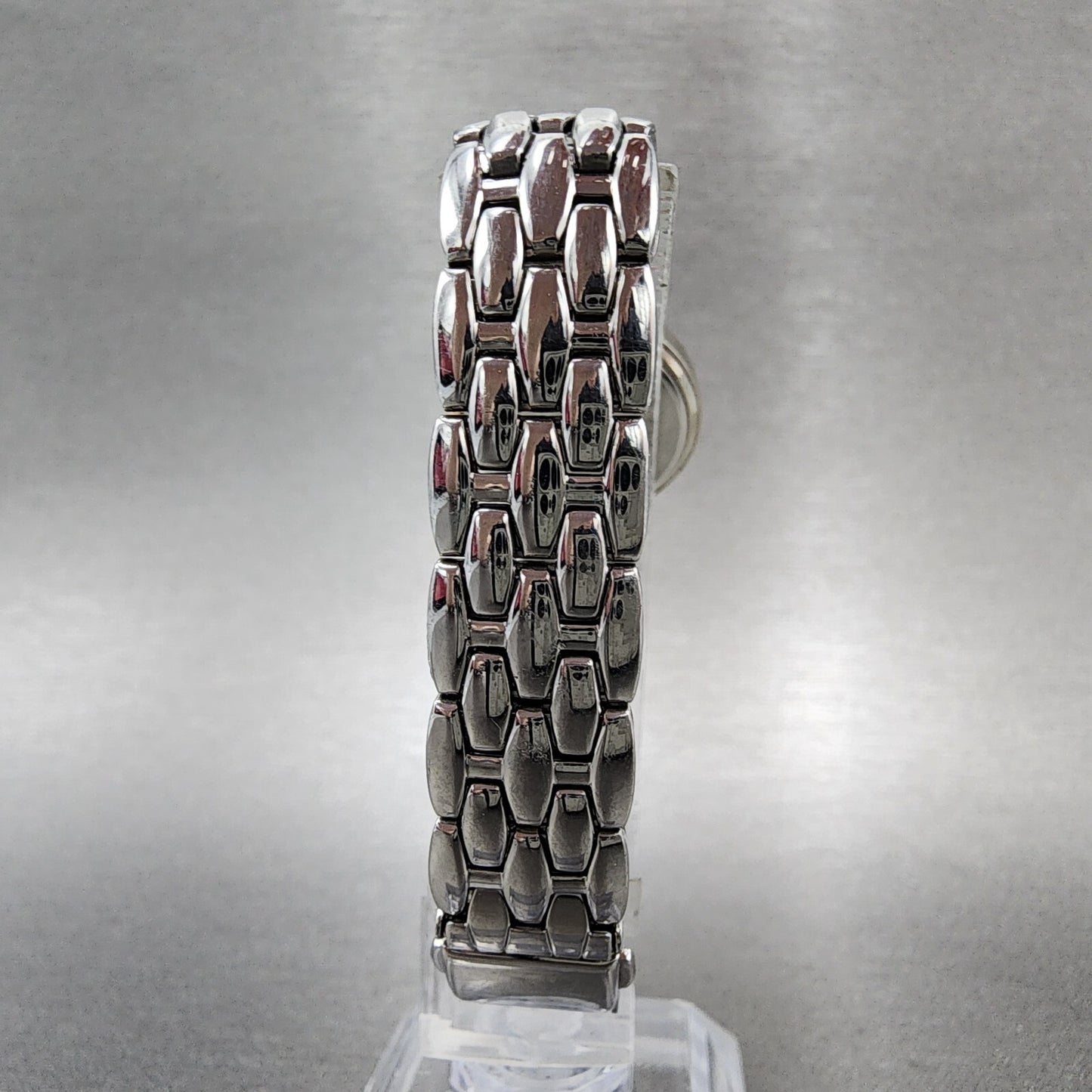 Seiko Solar Watch Women 23mm Champagne Dial Silver Tone V1100a40 Runs7