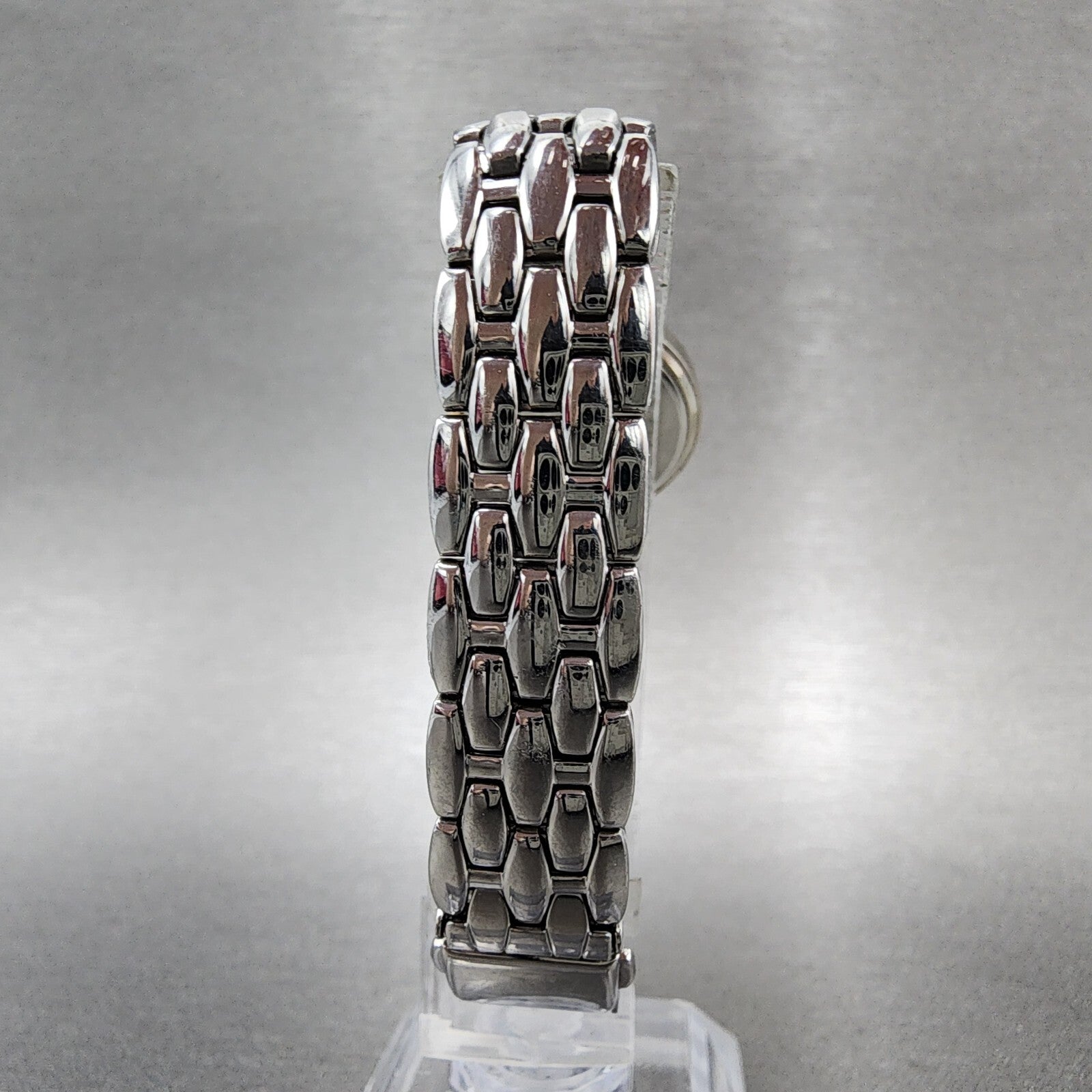 Seiko Solar Watch Women 23mm Champagne Dial Silver Tone V1100a40 Runs7