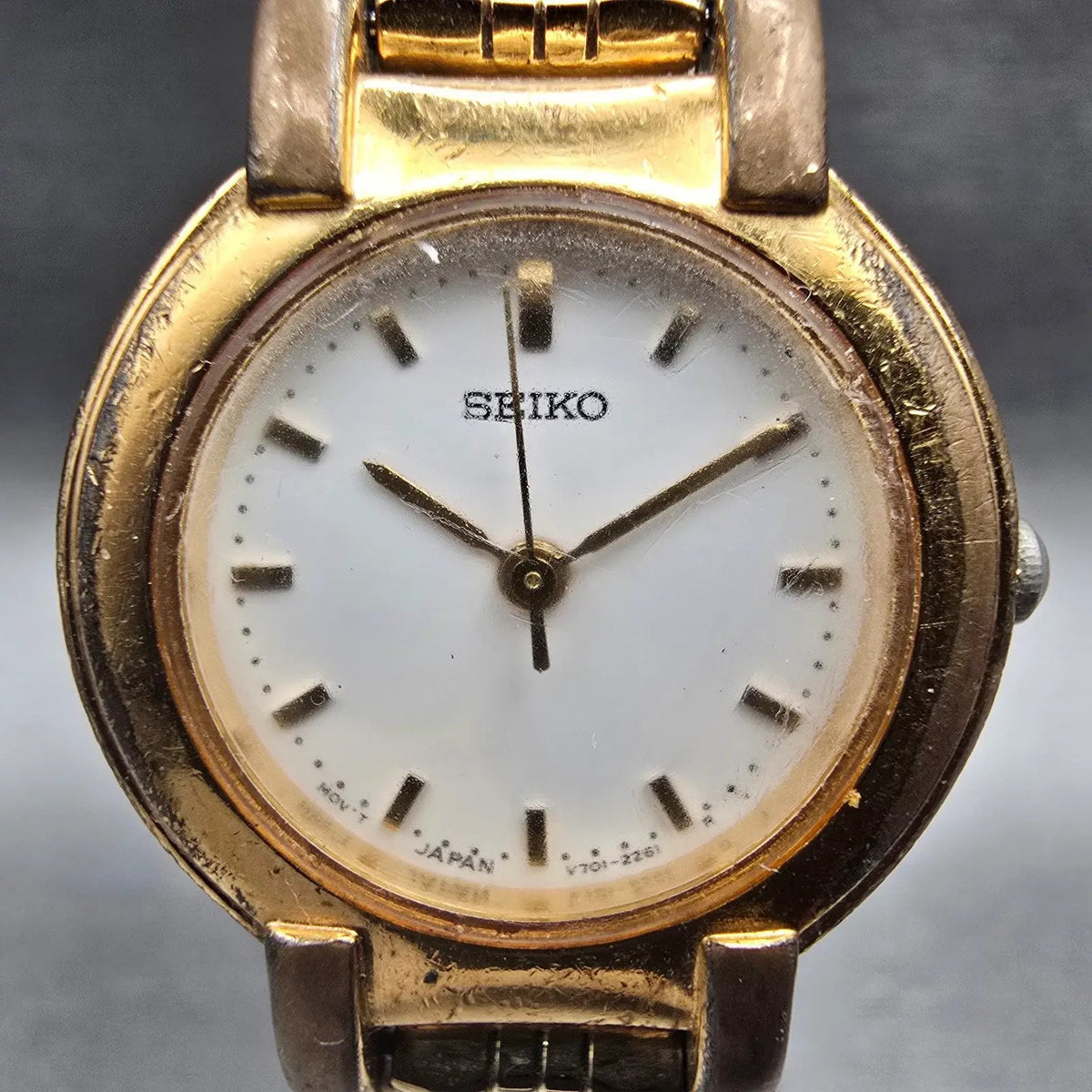 Seiko Watch Women 24mm White Dial Gold Tone Round V701-1781 New Battery VintageL1