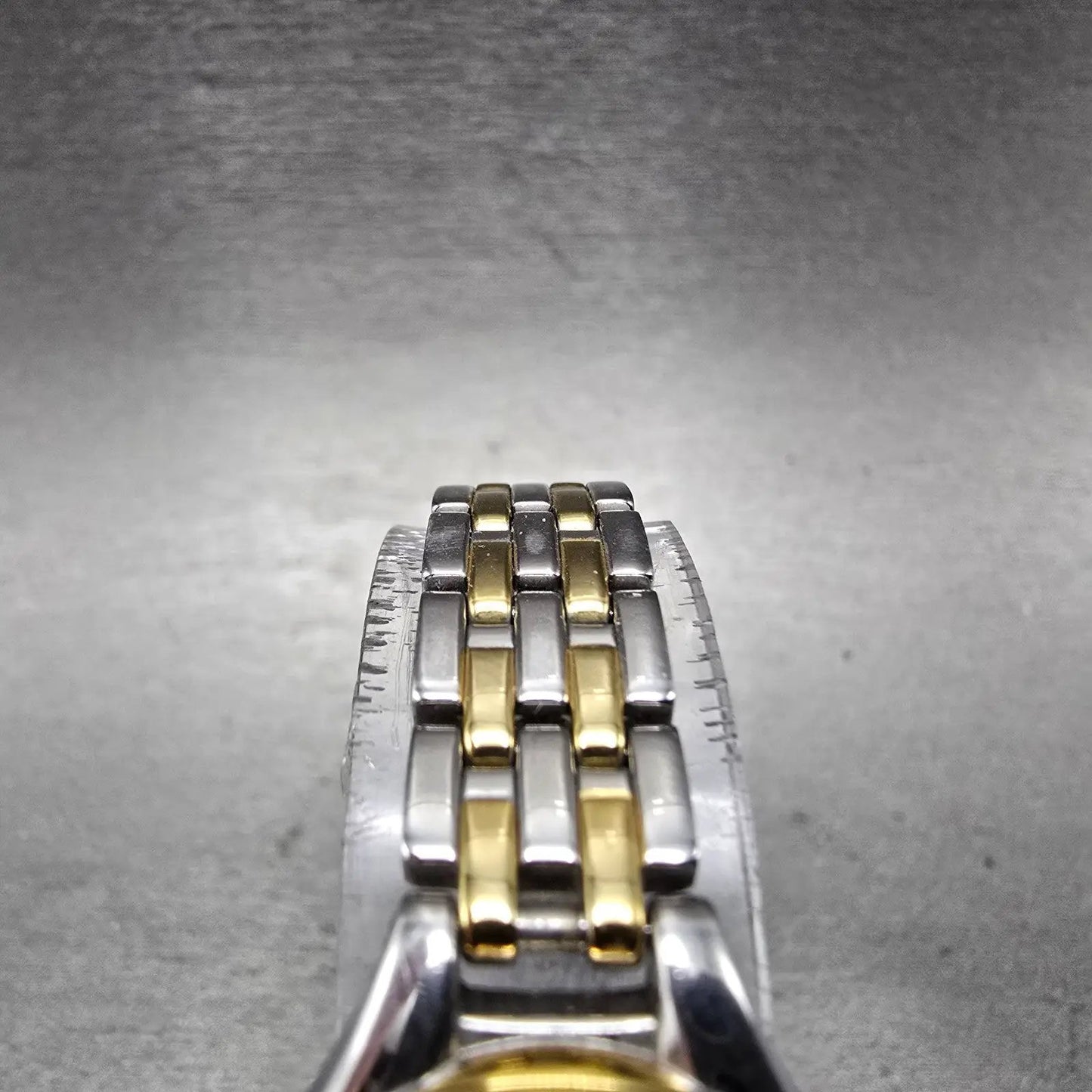 Seiko Solar Watch Women 22mm White Dial Two Tone Round V115-0AG0 Runs4