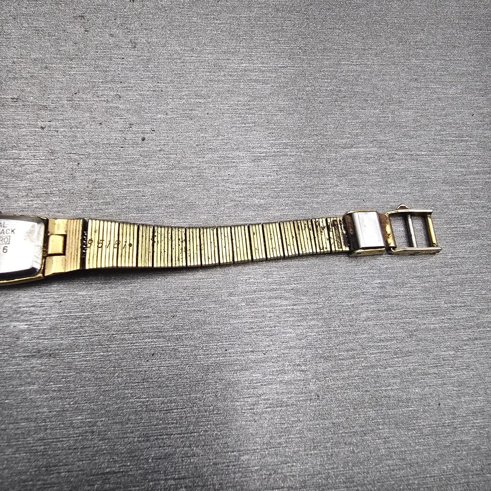 Seiko Watch Women 12mm Gold Dial Gold Tone Rectangle 2E20-5129 New Battery VTG12