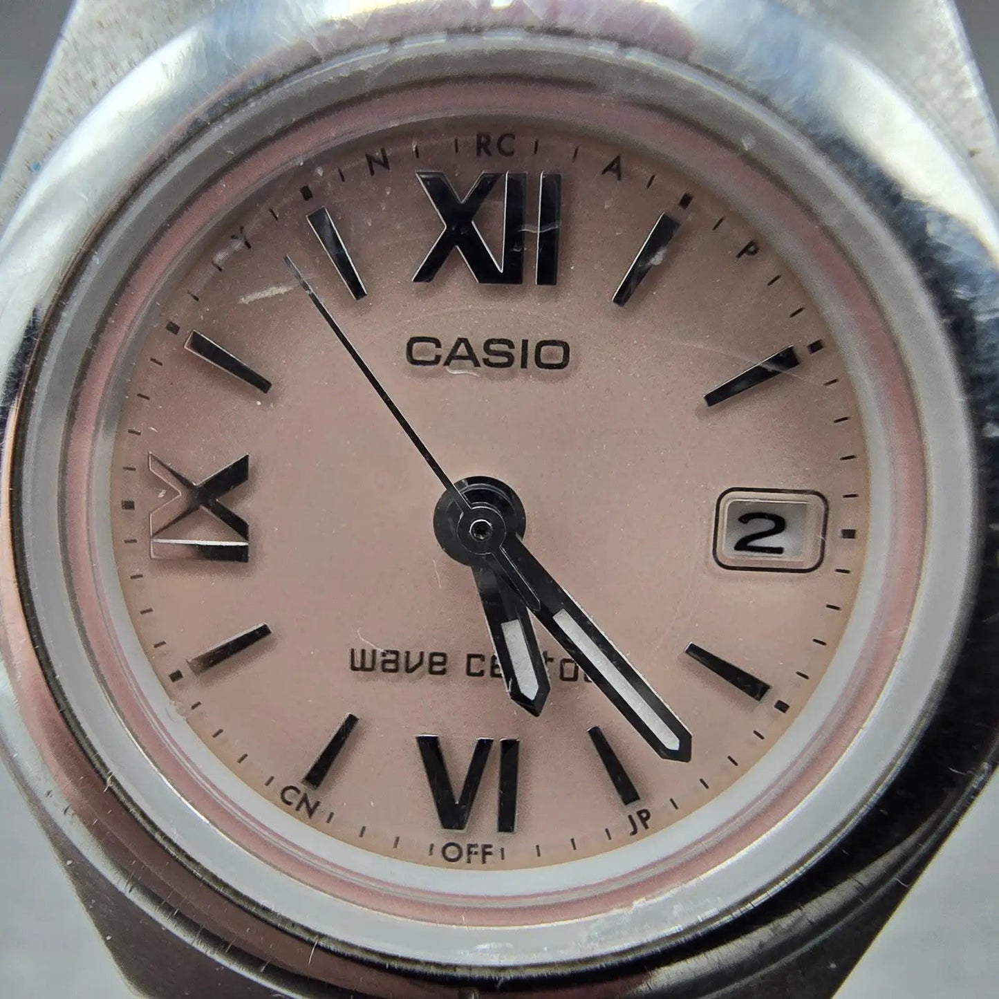 Casio Wave Ceptor Solar Watch Women 28mm Pink Dial Silver Tone Date LQW-10 Runs1