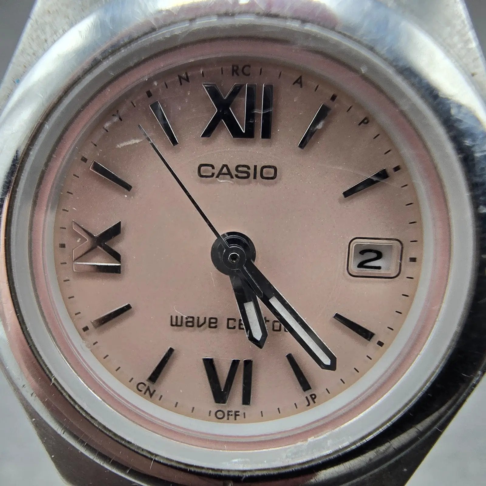 Casio Wave Ceptor Solar Watch Women 28mm Pink Dial Silver Tone Date LQW-10 Runs1
