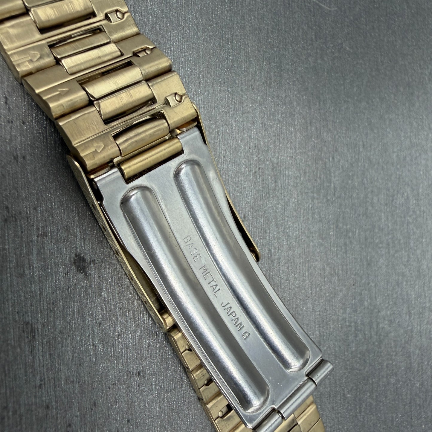 Seiko SQ Bracelet 20mm Stainless Steel Gold Tone Tri Folding Clasp Vintage Japan10