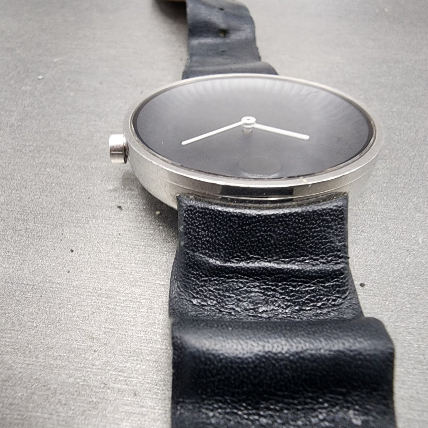 Movado Edge Watch Men 40mm Black Dial Silver Tone Round MO.02.1.14.6186 READ!!!4