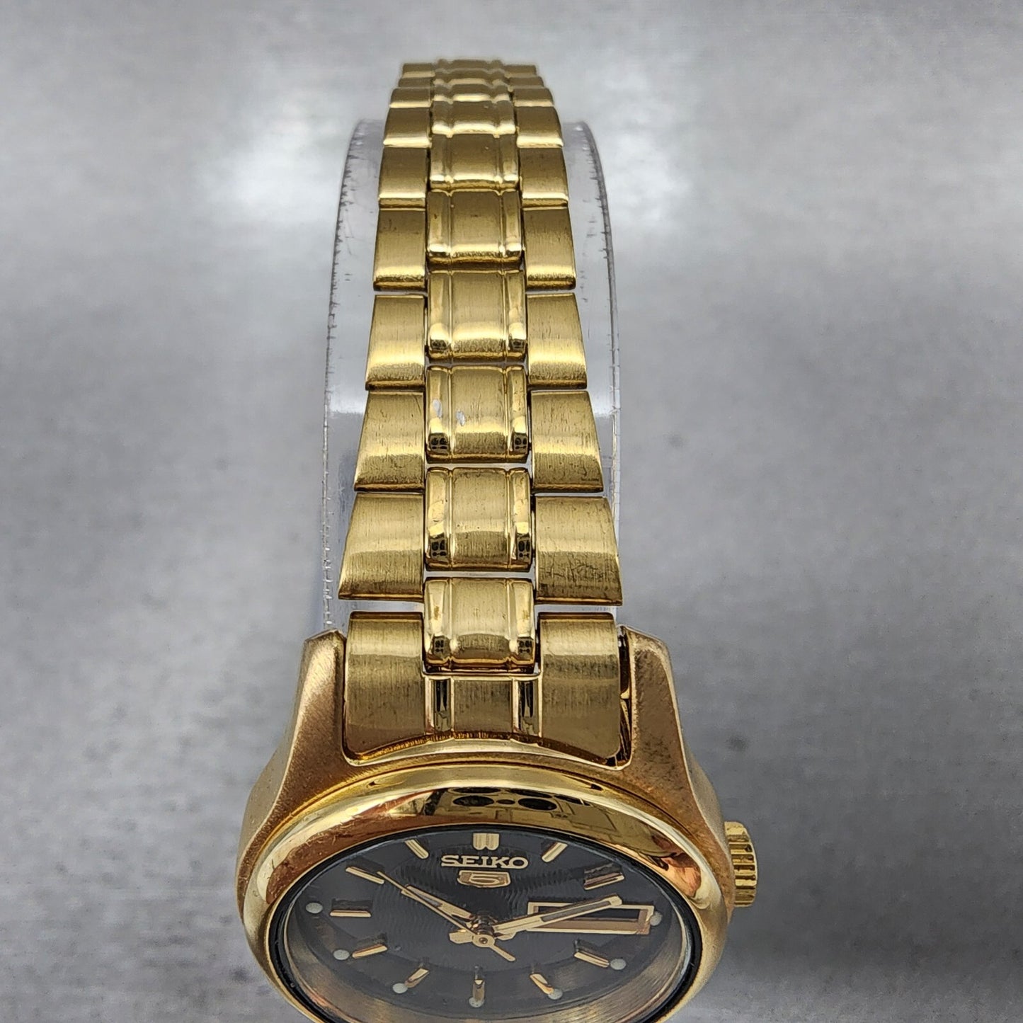 Seiko 5 Watch Women 25mm Black Dial Gold Tone Daydate Round 42060720 Runs4