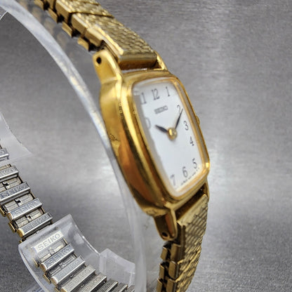 VTG Seiko Watch Women 17mm White Dial Gold Tone Rectangle 1N005K29 New Battery3