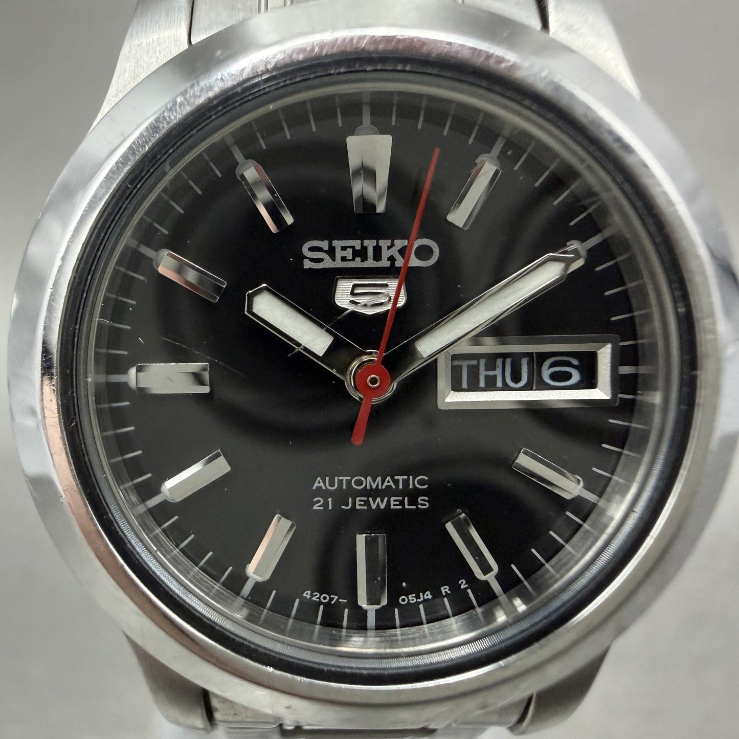 Seiko 5 Watch Women 25mm Balck Dial Stainless Steel Daydate Round 4207-01F0 Runs1