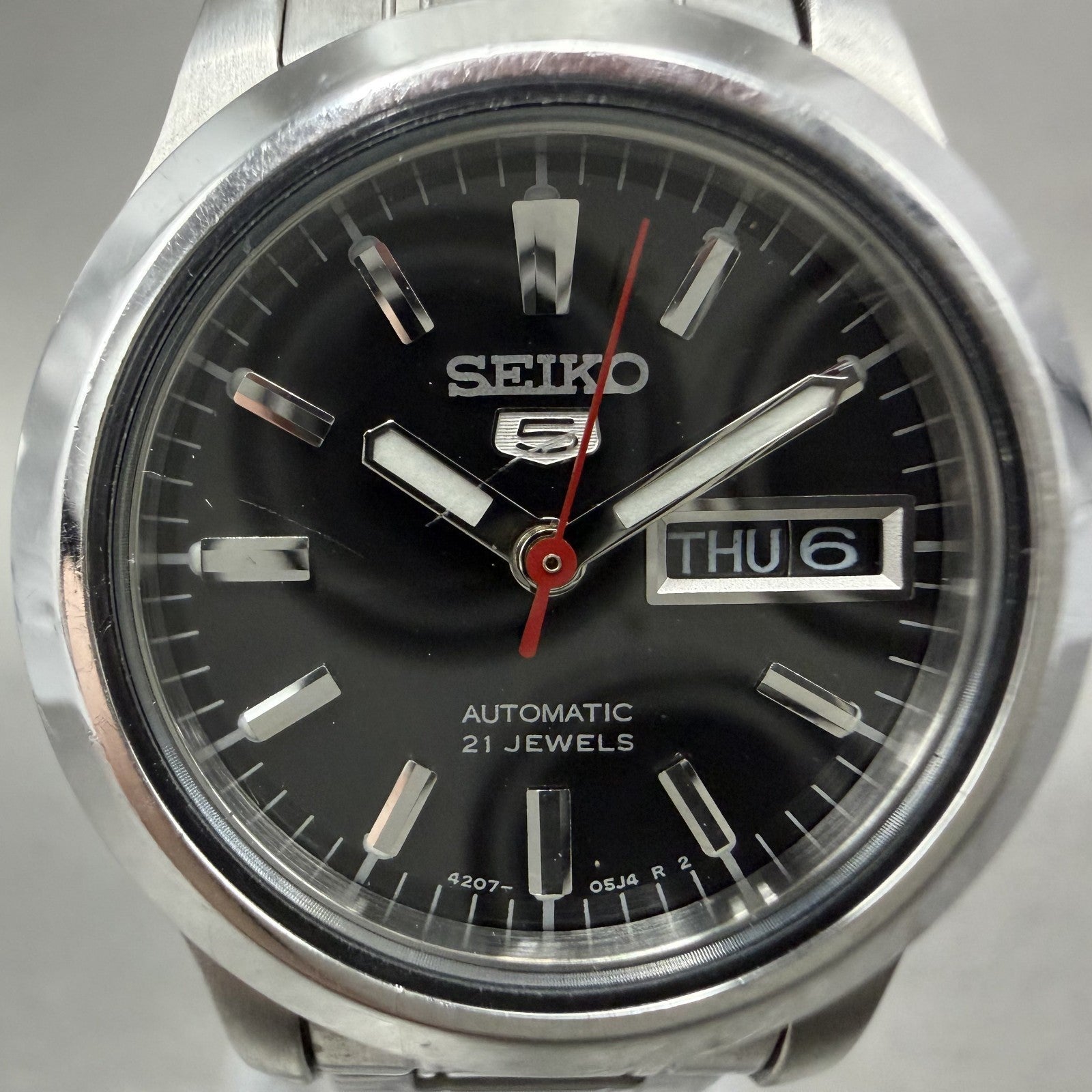 Seiko 5 Watch Women 25mm Balck Dial Stainless Steel Daydate Round 4207-01F0 Runs1