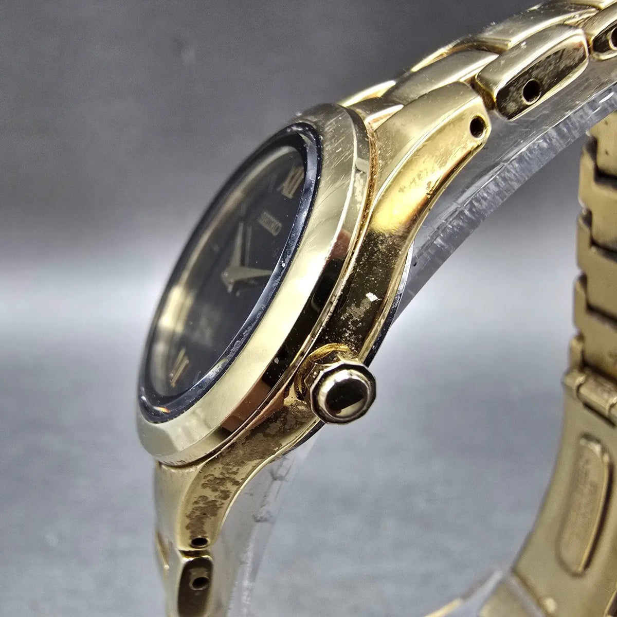 Seiko Solar Watch Women 26mm Black Dial Gold Tone Round V115-0AJ0 Works3