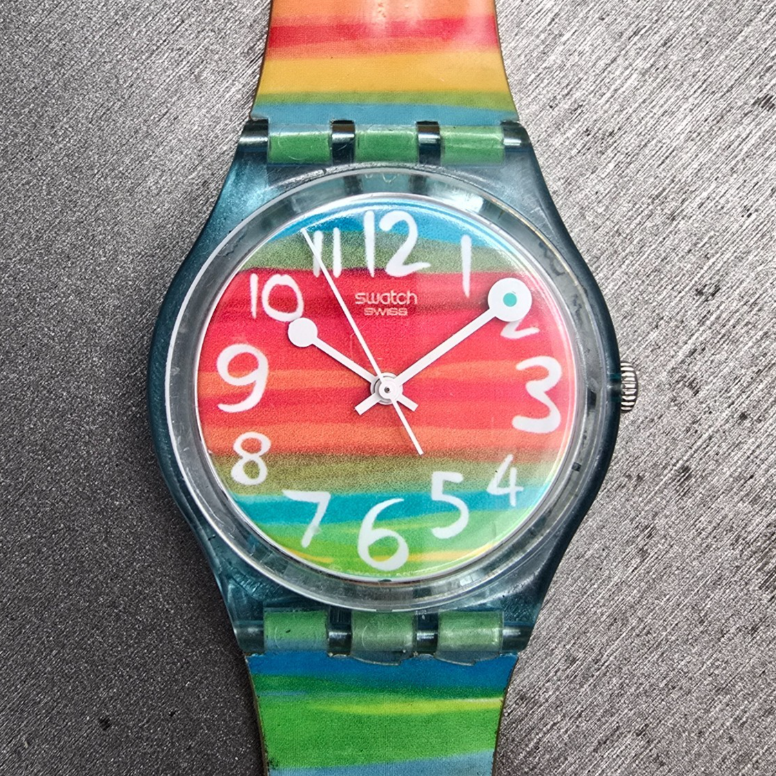 Swatch Color the Sky Watch Women 34mm Red Dial Blue Case Round GS124 New Battery0