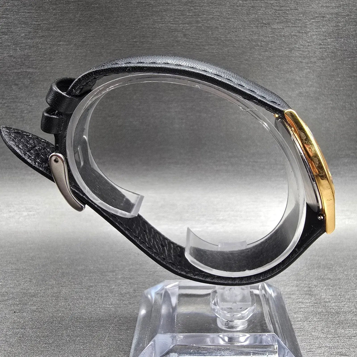 Seiko Watch Men 32mm Black Dial Gold Tone Round 5Y30-7A71 New Battery Vintage8