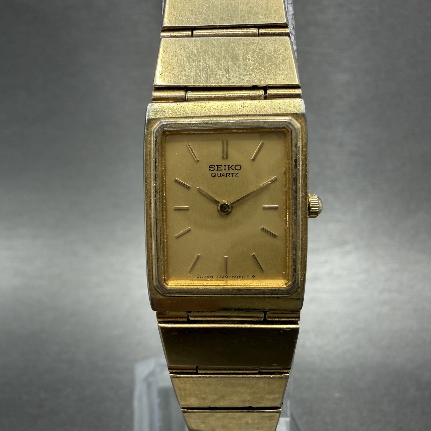 Seiko Tank Watch Women 17mm Gold Dial Gold Tone Rectangle 7320-5039 New Battery0